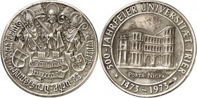 DEUTSCHE STÄDTE. 
UNIVERSITÄTEN u. benannte HOCHSCHULEN (intern.). 
TRIER. Medaille 1973 (o. Sign.) Universität 500 Jahre. Universitätssiegel / Port...