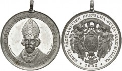 DEUTSCHE STÄDTE. 
UNIVERSITÄTEN u. benannte HOCHSCHULEN (intern.). 
WÜRZBURG. Medaille 1882 (b. Weckwerth) a. d. 300-jähr. Jubiläum, Brb. d. Gründer...