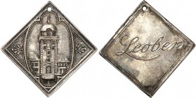 ARCHITEKTUR. 
TÜRME. 
TÜRME. LEOBEN, Klippe o.J. Stadtturm im Vierpass / Stadtname Ag 20x 20 mm. W.T. -. 

Tragloch, vz9434