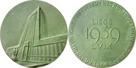 ARCHITEKTUR. 
TÜRME. 
TÜRME. LÜTTICH Medaille 1939 (o.sign.) a.d.Errichtung des Glockenturms der Arbeit. Turm in Perspektive von unten am Haus der A...
