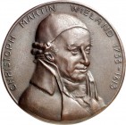 PERSONEN. 
DICHTER und SCHRIFTSTELLER. 
WIELAND, Christoph Martin *1733 Oberholzheim +1813 Weimar. Medaille o.J. (v.&nbsp;Wittmann) Brb. mit Kappe i...