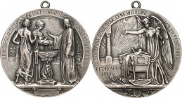 RELIGION UND ETHIK. 
TAUFE. 
Deutsche Gebiete. Medaille o.J. (1899) (b.&nbsp;M.u.W.) (v. Adolf Amberg) Schutzengel steht an Wiege und weist auf aufg...