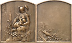 MEDAILLEURE des XIX. u. XX. Jh.. 
FRANKREICH. 
LEGASTELOIS, Julien-Prosper *1885 Paris +1931 ebd. Plakette 1915 Maternite`, Stillende Mutter am Spin...