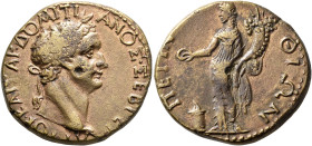 THRACE. Perinthus. Domitian, 81-96. Tetrassarion (Orichalcum, 31 mm, 21.71 g, 7 h). ΑΥΤΟΚ•ΚΑΙΣΑΡ•ΔΟΜΙΤΙΑΝΟΣ•ΣΕΒ•ΓΕΡ Laureate head of Domitianus to rig...
