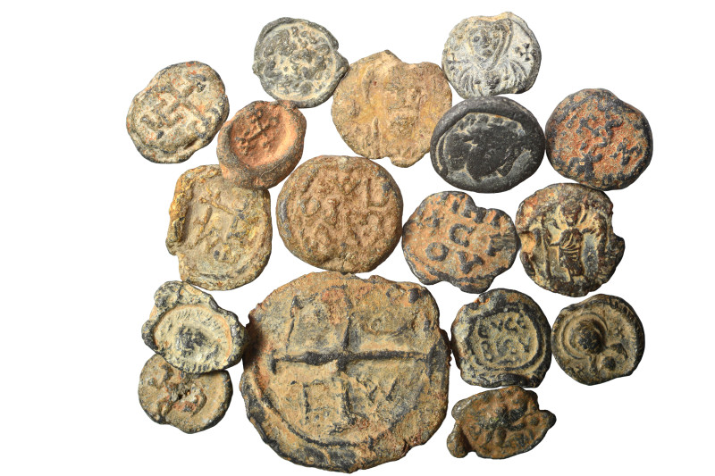 BYZANTINE. Lot of 17 lead seals. Fine to Very fine.