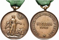 MESSINA. Durante Ferdinando II di Borbone, 1830-1859. Medaglia 1848 con appicagnolo e nastro (per la rivoluzione Siciliana). Æ gr. 18,15 mm 32 Dr. La ...