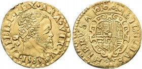NAPOLI. Filippo II di Spagna, Re di Napoli e di Sicilia 1554-1598. Scudo d’oro 1585. Au gr. 3,30 Dr. PHILIPP REX ARA VTRIV. Testa radiata a d.; dietro...