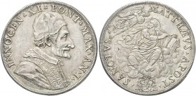 ROMA. Innocenzo XI (Benedetto Odescalchi), 1676-1689. Piastra a. I. Ag gr. 31,95 Dr. INNOCEN XI PONT MAX AN I. Busto a d., con camauro, mozzetta e sto...