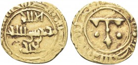 SICILIA. Ruggero I Conte poi Gran Conte di Sicilia, 1072-1101. Tarì. Au gr. 1,25 Dr. Legenda cufica disposta su tre righe. Rv. Grande T con asta che t...