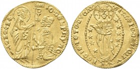 VENEZIA. Giovanni Dolfin Doge LVII, 1356-1361. Ducato. Au gr. 3,55 Dr. IO DOLPhYNO - S M VENETI. San Marco stante verso s., porge il vessillo al Doge ...