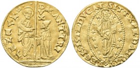 VENEZIA. Marcantonio Trevisan doge LXXX, 1553-1554. Zecchino. Au gr. 3,47 Dr. M ANT TRI - S M VENET. San Marco stante verso s., porge il vessillo al D...