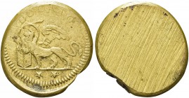 VENEZIA. Senza indicazione di autorità emittente. Peso monetale del Mezzo Ducato. Æ dorato. gr. 11,28 Dr. DUCATO. Leone di San Marco verso s., appoggi...
