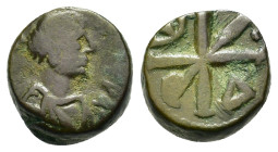 Justin I (518-527). Æ 5 Nummi (11,7mm, 2.6g). Constantinople. Diademed, draped and cuirassed bust r. R/ Large Christogram between Δ and Є. Sear 75.