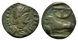 Justin I (518-527). Æ 5 Nummi (12,5mm, 1.6g). Diademed, draped, and cuirassed bust r. R/ Tyche seated left; Э to l.; all within shrine. Sear 111.