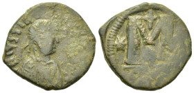 Justinian I (527-565). Æ 40 Nummi (30mm, 14.50g). Constantinople, 527-538. Diademed, draped and cuirassed bust r. R/ Large M; crosses above and flanki...