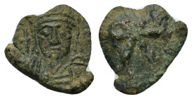 Maurice Tiberius (582-602). Æ 20 Nummi (14,3mm, 1.61g). Helmeted and cuirassed bust facing, holding globus cruciger. R/ Large K.