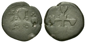 Manuel I (1143-1180). Æ Half Tetarteron (17mm, 2.11g). Uncertain Greek mint. Crowned facing bust of Michael, holding labarum and globus cruciger. R/ M...