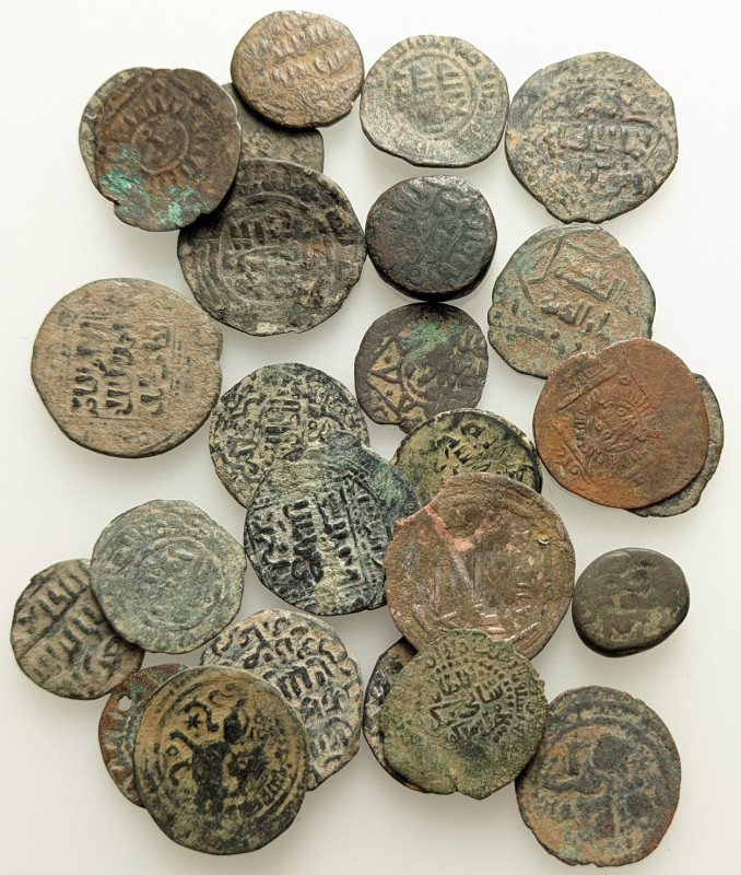 Lot of 25 Islamic Æ coins, to be catalog. Lot sold as is, no return