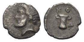 Thrakisch-Skythische Dynasten. Königreich der Odrysen. Kotys I. (ca. 383 - 359 v. Chr.).

 Obol (Silber). Ungesicherte Münzstätte.
Vs: Bärtiger män...