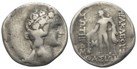 Inseln vor Thrakien. Thasos.

 Tetradrachme (Silber). Ca. 148 - 90 v. Chr.
Vs: Kopf des Dionysos mit Efeukranz und Tainia rechts.
Rs: Jugendlicher...