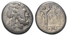 Anonyme Prägungen.

 Victoriat (Silber). Nach 211 v. Chr. Rom.
Vs: Kopf des Jupiter mit Lorbeerkranz rechts.
Rs: Victoria nach rechts stehend und ...