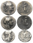 Griechische Münzen - Lots.


Verschiedene Herrscher (Königreich Kappadokien).

Lot (3 Stück, Silber): Drachme, ca. 2. - 1. Jhdt. v. Chr.

Sehr ...