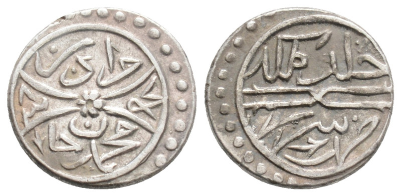 Islamic Coins, AE 1,1 g. 12,4mm.