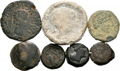 Hispania Antigua. Lote de 7 piezas ibéricas diferentes, incluye un plomo monetiforme. A EXAMINAR. BC/MBC. Est...200,00.
