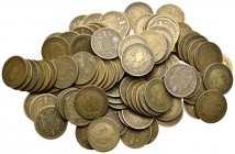 Estado español (1936-1975). Lote con 100 monedas de 1 peseta 1947 de Estado Español, estrellas diferentes. A EXAMINAR. BC/MBC-. Est...80,00.