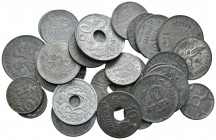 Extranjero. Lote de 28 monedas mundiales de zinc, diferentes países y valores. A EXAMINAR. BC/MBC. Est...18,00.