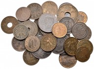 Extranjero. Lote de 32 monedas extranjeras de cobre S.XIX y XX, algunos de los países representados son Estados Unidos, Alemania, Italia, etc. A EXAMI...