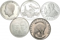 Extranjero. Lote de 14 monedas europeas modernas de plata: Bélgica (2), Bosnia, Francia (2), Finlandia, Gran Bretaña, Holanda (2), Malta, Polonia, Sue...