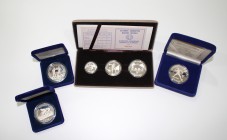 Extranjero. Lote de 4 estuches conmemorativos de monedas de plata, serie completa de los Campeonatos de Atletismo Europeos de Atenas 1982, 25 dollars ...