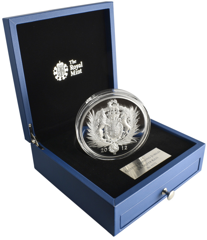 Elizabeth II, Diamond Jubilee, 2012, proof £5oo in silver, containing 1 kilo of ...