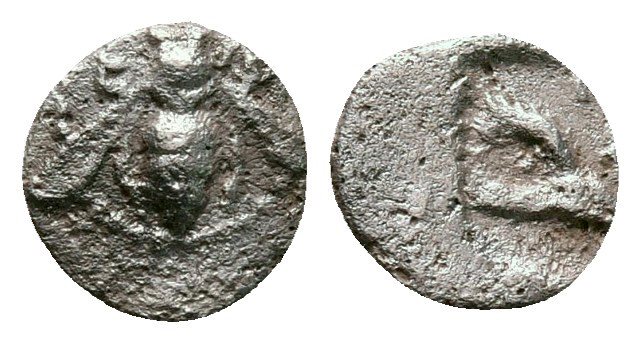 Ionia. Ephesos circa 500-420 BC. 
Tetartemorion AR

7 mm, 0,21 g



very ...