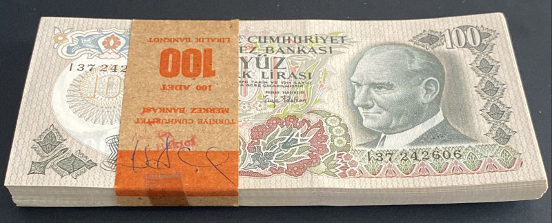 Turkey, 100 Lira, 1979, UNC, p189b, 6.Emission

BUNDLE, (%98 Total 100 consecu...