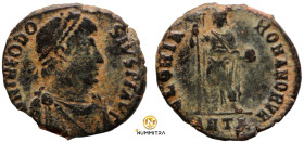Theodosius I. (392-395 AD). Follis. (19mm, 4,15g) Antioch. Obv: DN THEODOSIVS PF AVG. pearl-diademed bust of Theodosius right. Rev: GLORIA ROMANORVM. ...