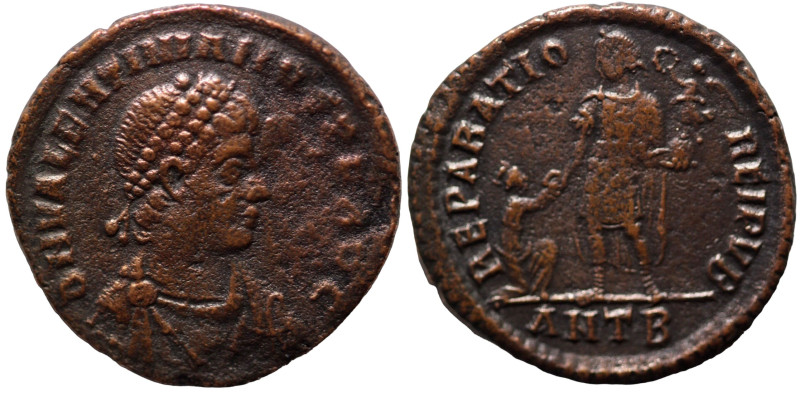 Valentinian II. (378-383 AD). Follis. (23mm, 4,02g) Antioch. Obv: DN VALENTINIAN...