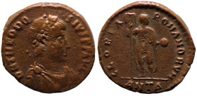 Theodosius I. (392-395 AD). Follis. (20mm, 5,75g) Antioch. Obv: DN THEODOSIVS PF AVG. pearl-diademed bust of Theodosius right. Rev: GLORIA ROMANORVM. ...