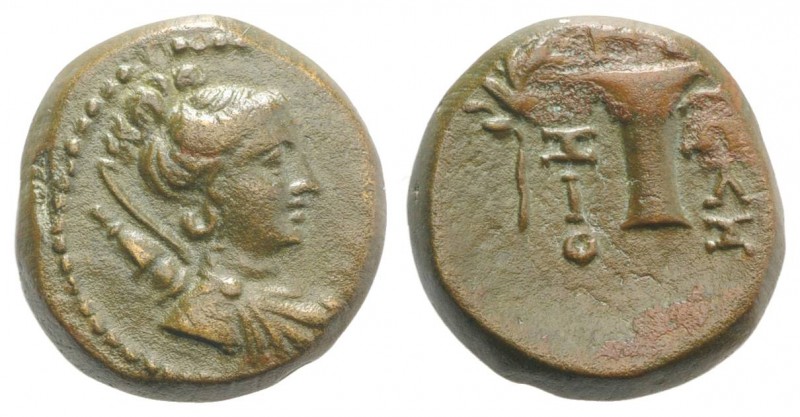 Aeolis, Kyme, c. 165-early 1st century BC. Æ (14mm, 4.03g, 12h). Zoilos, magistr...