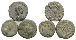 Lot of 3 Late Roman Æ coins, to be catalog. Lot sold as it, no returns