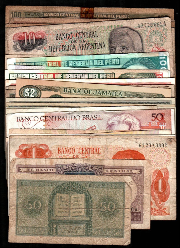 AMÉRICA. Inicio de colección con treinta y tres billetes diferentes: Argentina c...