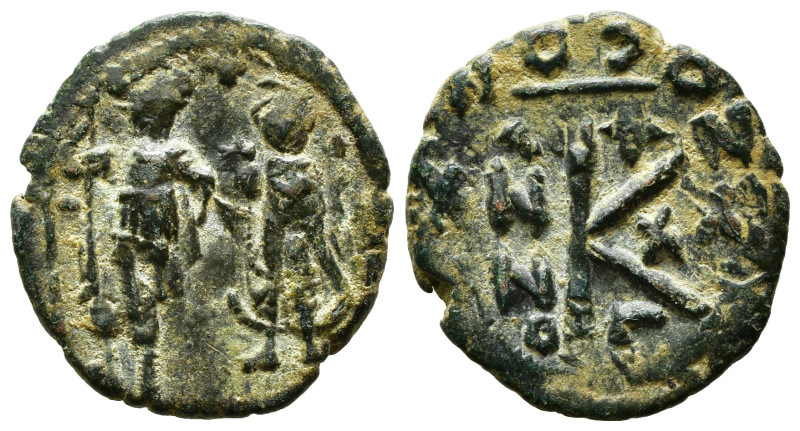 Byzantine
Heraclius, with Heraclius Constantine Æ 20 Nummi (5,6 gr - 23,00 mm). ...