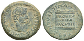HISPANIA ANTIGUA. ITALICA. As. A/ Cabeza a der.; TI CAESAR AVGVSTVS PONT MAX IMP. R/ Altar con PROVIDE/NTIAE/AVGVSTI; MVNIC ITALIC PERM DIVI AVG. AE 1...