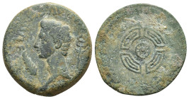 HISPANIA ANTIGUA. EMISIONES DEL NOROESTE. As. A/ Cabeza de Augusto a izq. entre palma y caduceo; IMP AVG DIVI F. R/ Caetra. AE 9,57 g. 25,1 mm. I-1706...