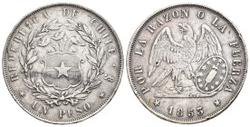 MONEDAS EXTRANJERAS. CHILE. Un peso. 1853. Santiago. Cóndor con escudo. AR 24,82 g. 37,4 mm. KM-129. MBC.