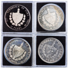 MONEDAS EXTRANJERAS. CUBA. Lote de 4 monedas: 10 pesos-1 onza AR -3: 1992 (2) y 1995, y 1 peso (1932). SC.