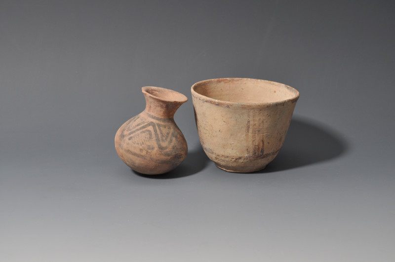 ARQUEOLOGÍA. PRÓXIMO ORIENTE. Lote de 2 cuencos con decoración geométrica (II-I ...