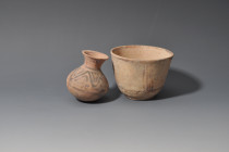ARQUEOLOGÍA. PRÓXIMO ORIENTE. Lote de 2 cuencos con decoración geométrica (II-I milenio a.C.). Cerámica. Altura de 7,5 a 8,5 cm. Diámetro de 6 a 10,5 ...