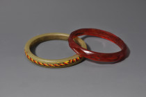 ARQUEOLOGÍA. BIZANCIO/ISLAM. Lote de 2 pulseras decoradas (ss. VIII-XV). Pasta vítrea. Diámetro 8 cm. Ex colección privada (Francia).